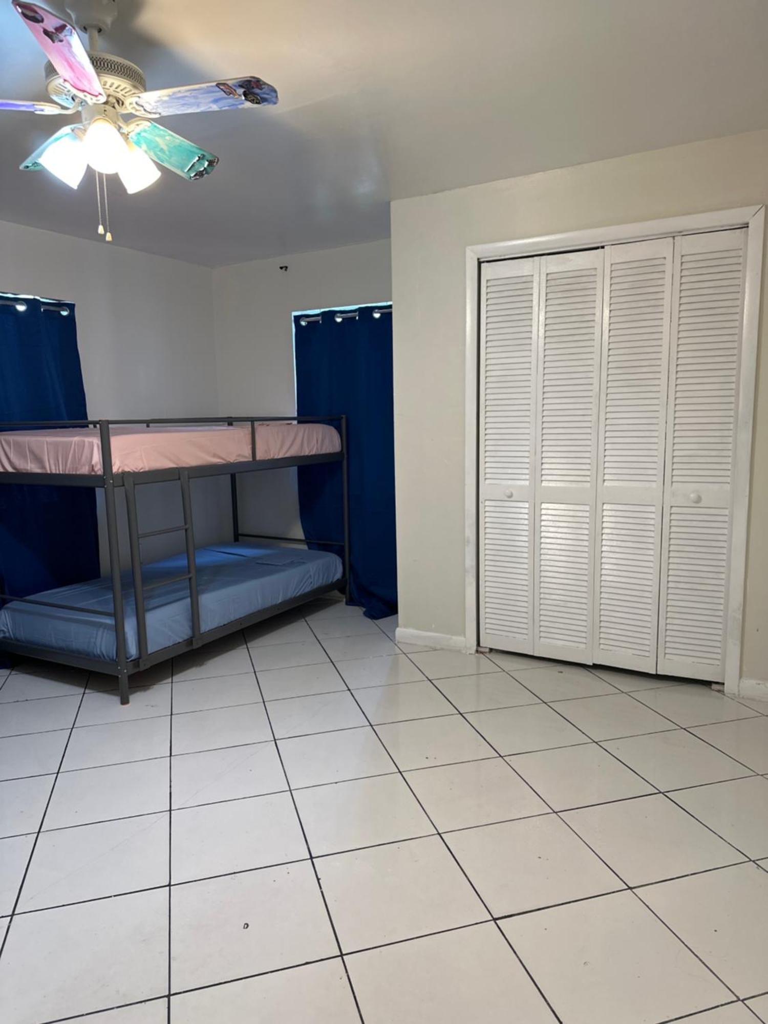 Hospedaje North Miami Bagian luar foto
