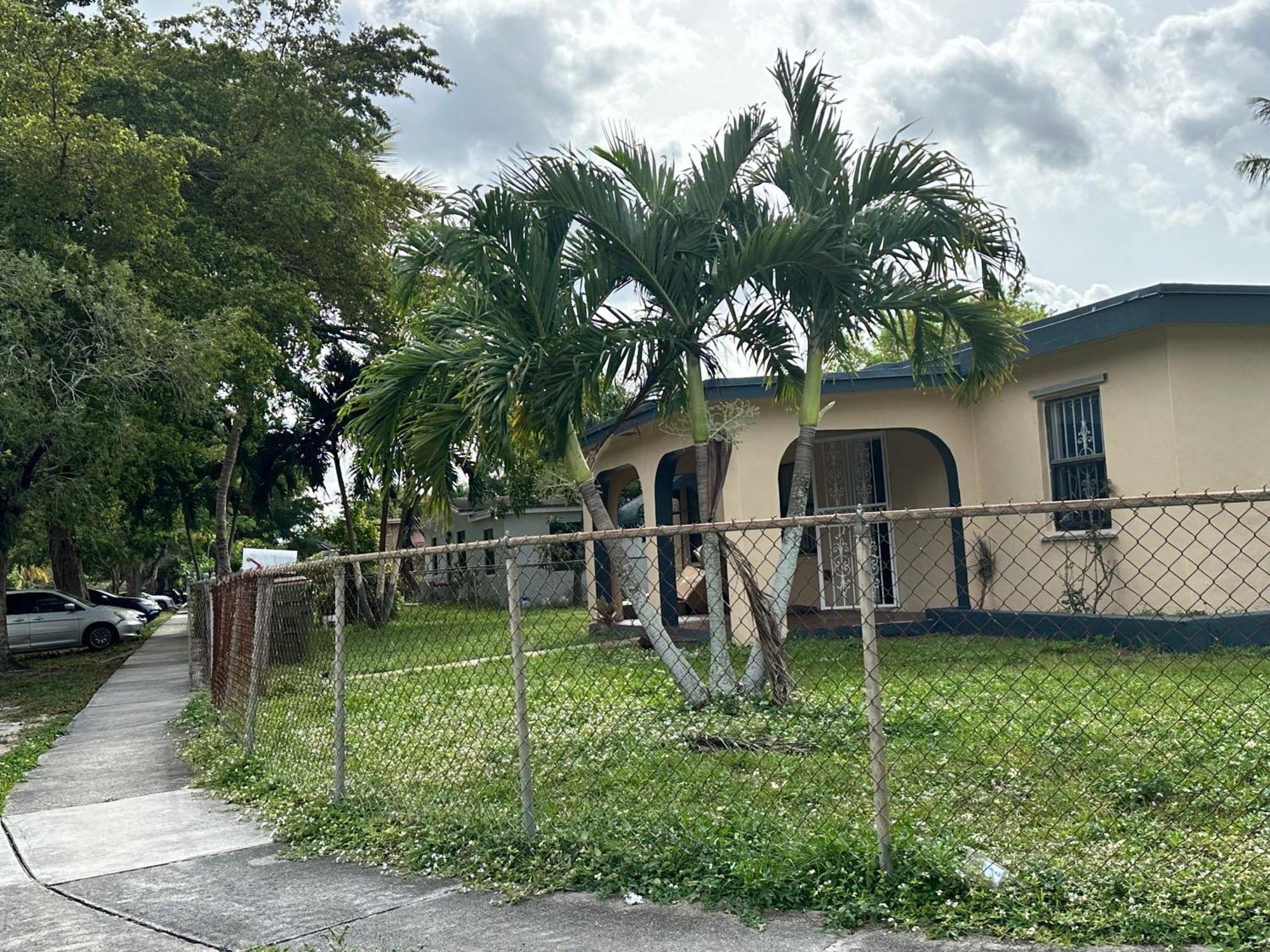 Hospedaje North Miami Bagian luar foto