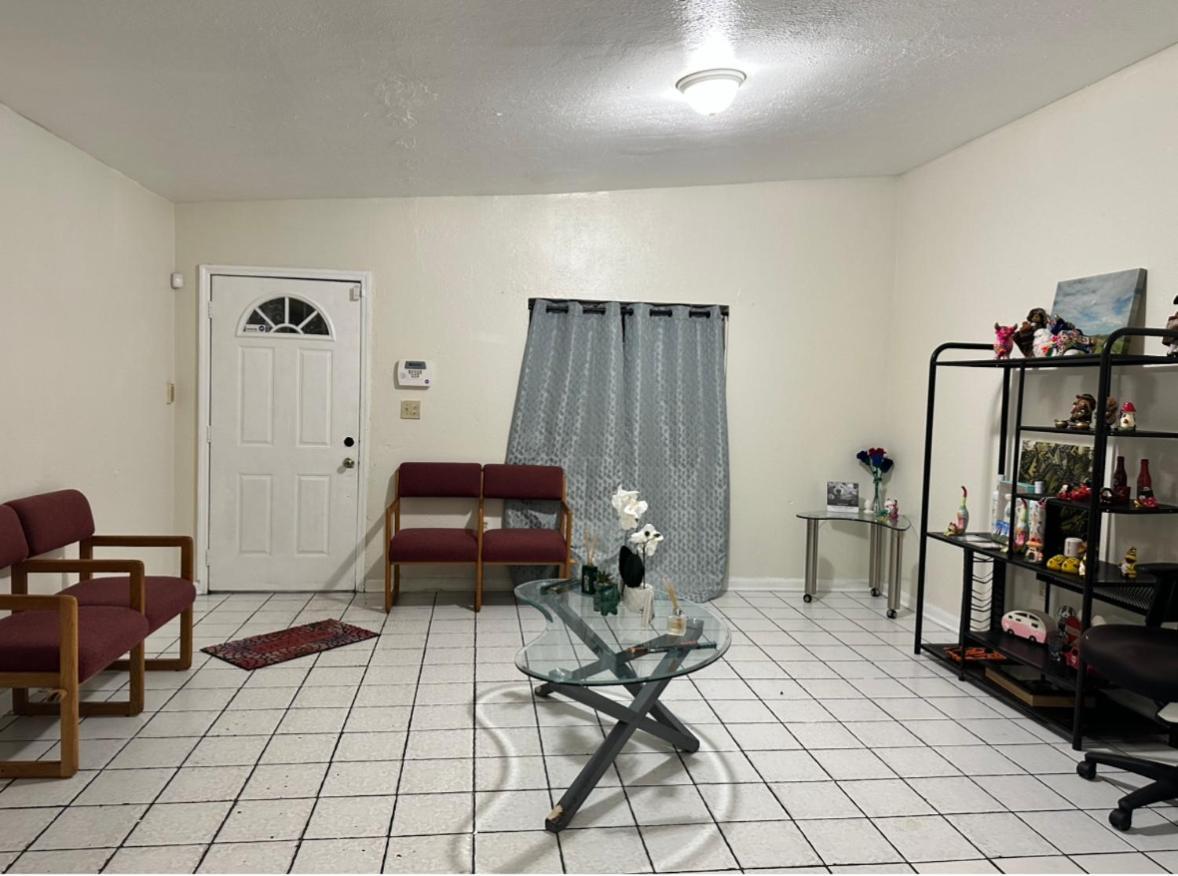 Hospedaje North Miami Bagian luar foto